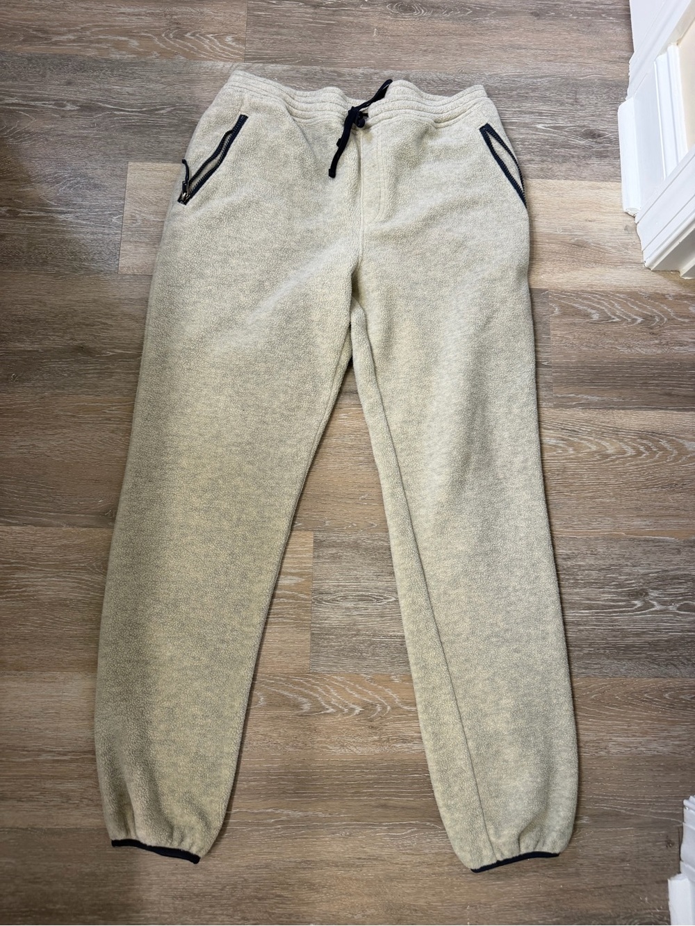 Patagonia Fleece Jogger Pants with Navy Pocket Large - Picture 2 of 5